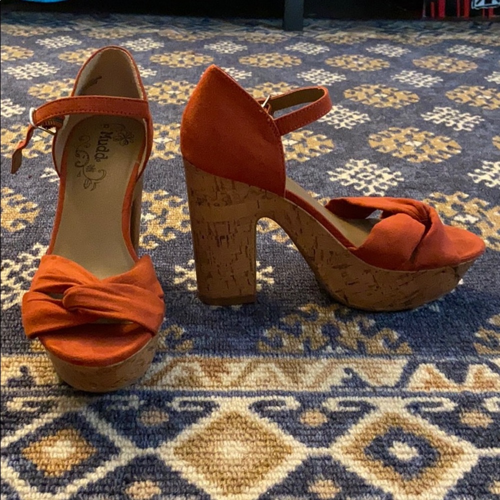 Peachy Mudd strap heels 🍑